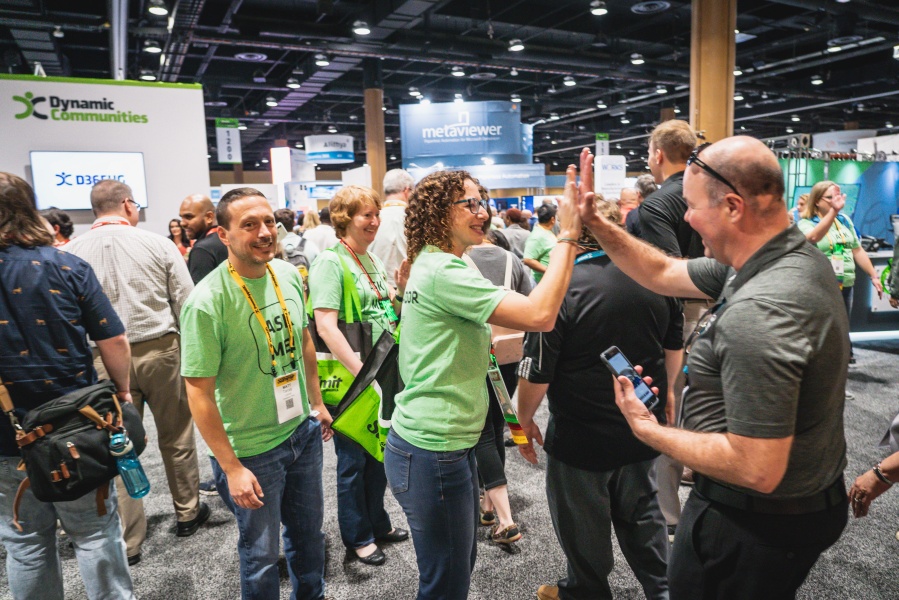 Dynamic Communities - Unites People Through Community.