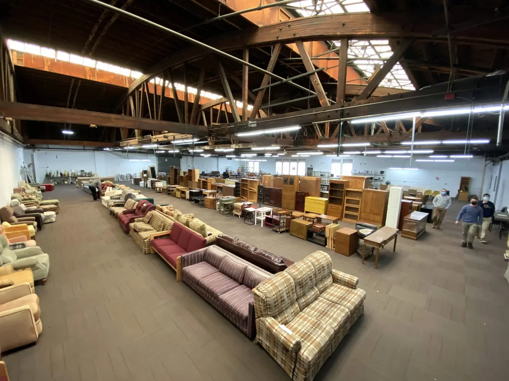 CHICAGO FURNITURE BANK-TURNING HOUSES INTO HOMES SINCE 2018
